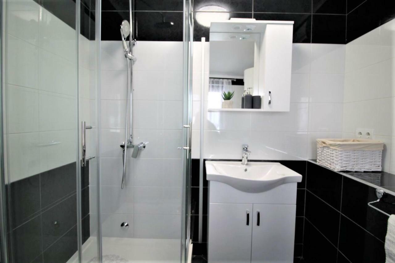 Arbel Apartments Πόρετς Εξωτερικό φωτογραφία