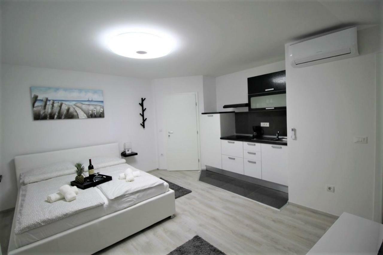 Arbel Apartments Πόρετς Εξωτερικό φωτογραφία