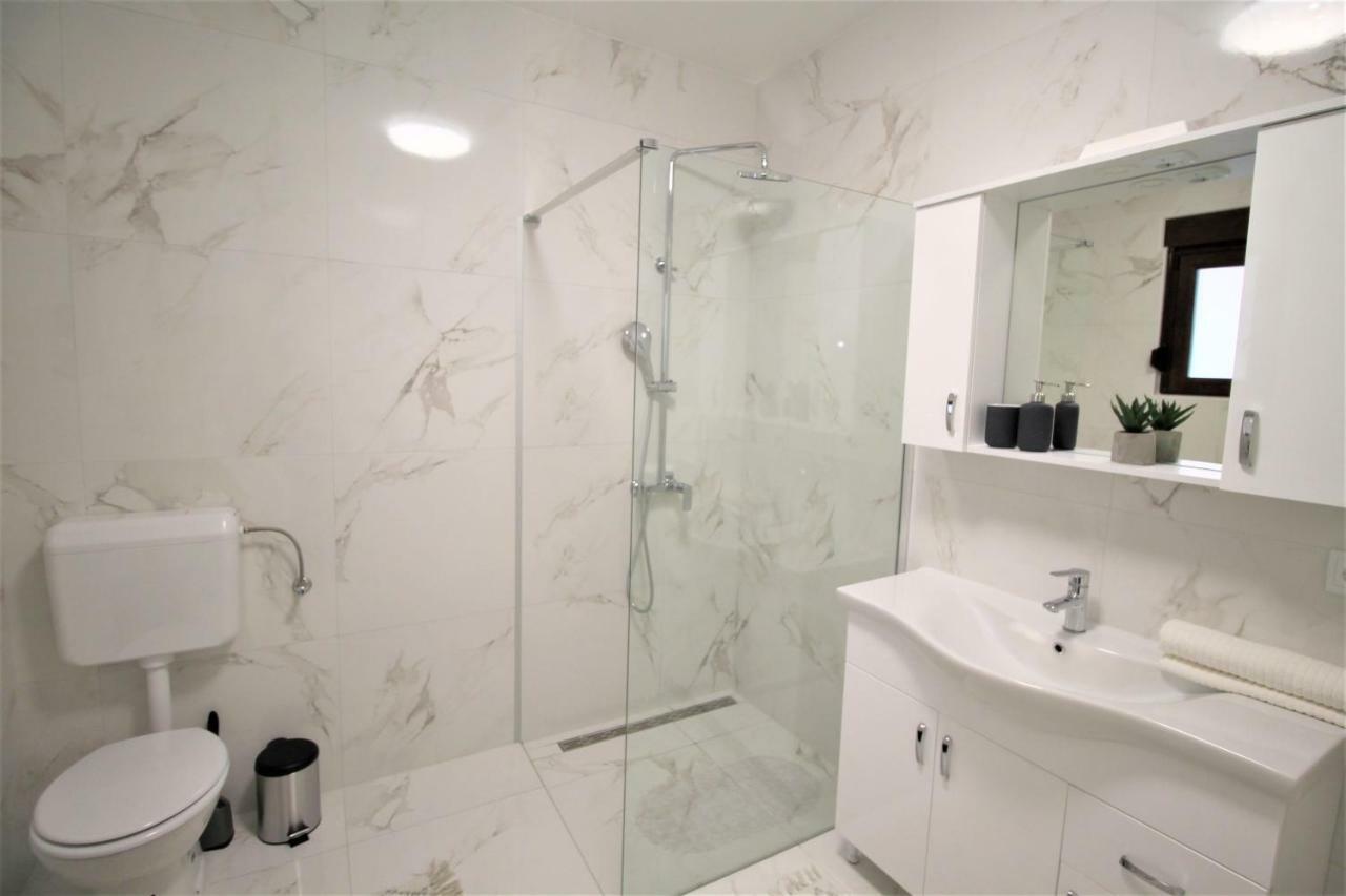 Arbel Apartments Πόρετς Εξωτερικό φωτογραφία