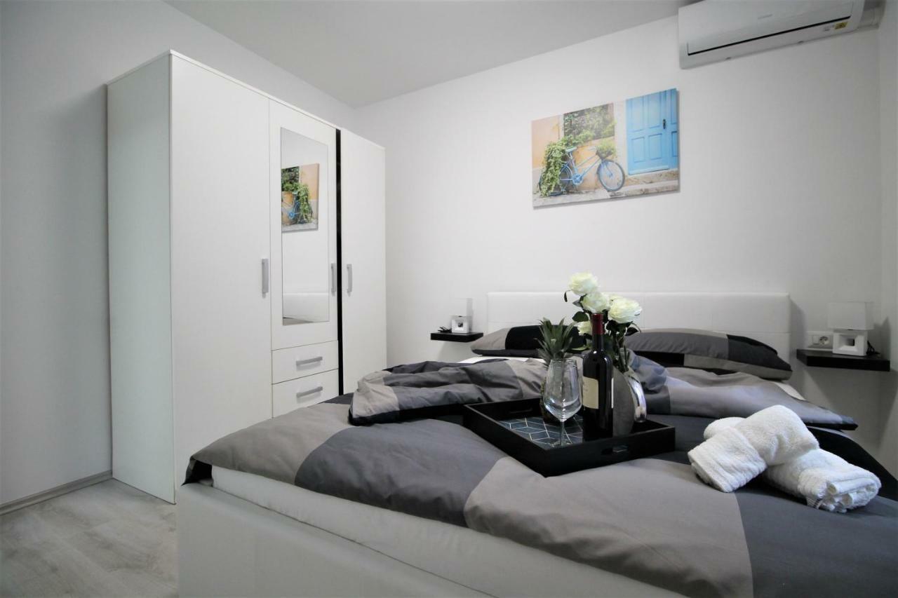 Arbel Apartments Πόρετς Εξωτερικό φωτογραφία