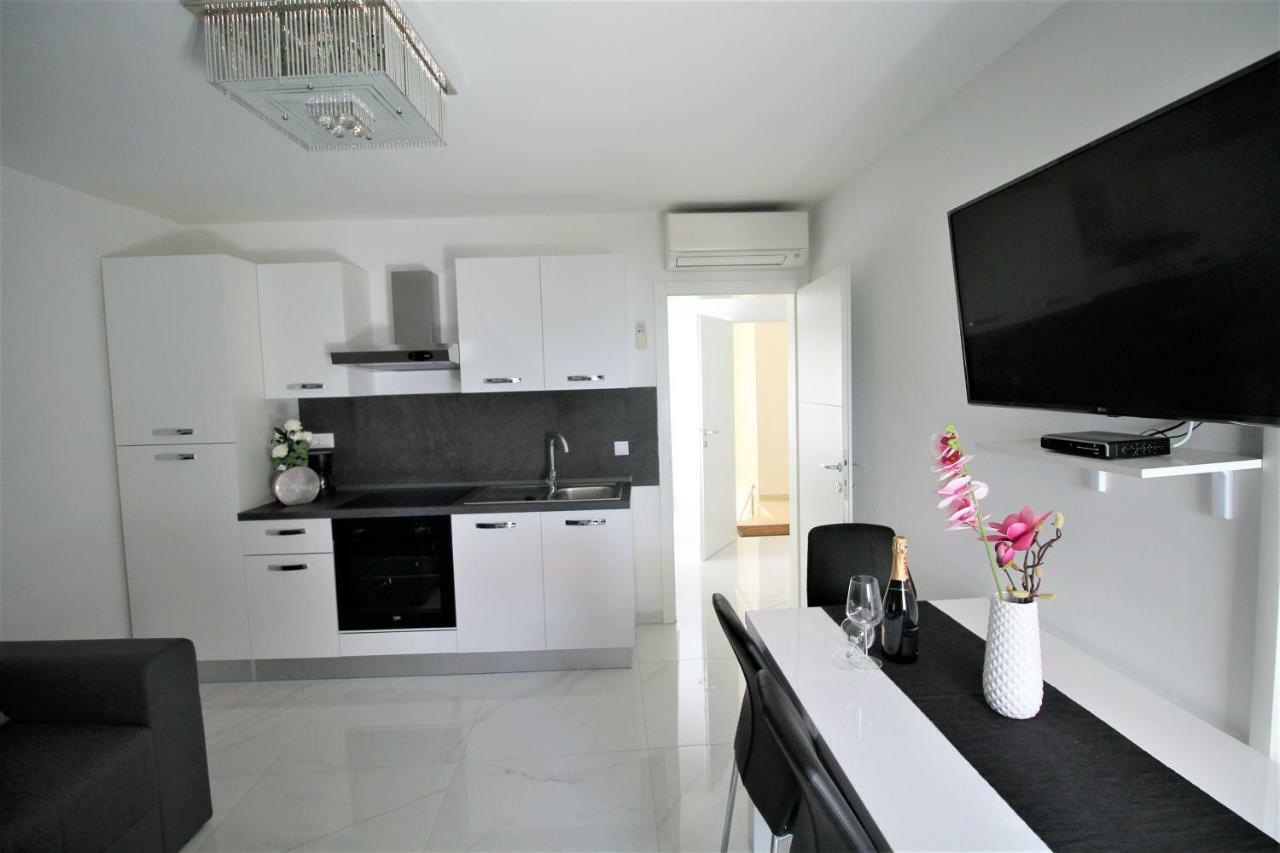 Arbel Apartments Πόρετς Εξωτερικό φωτογραφία